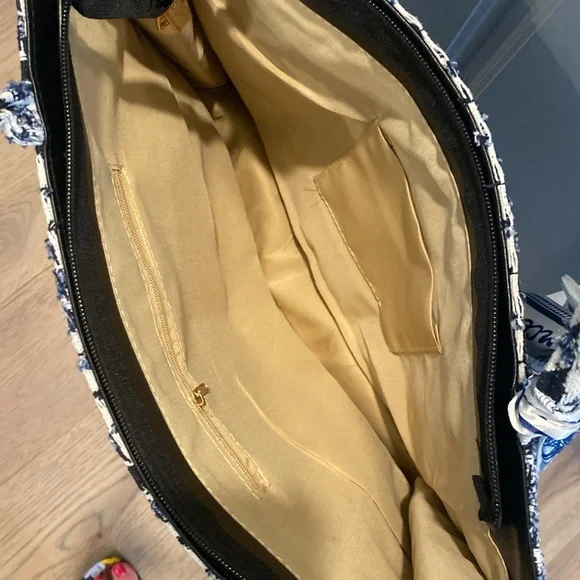 Stylish Blue, Black, and White Houndstooth Women's Bag - Picture 3 of 7